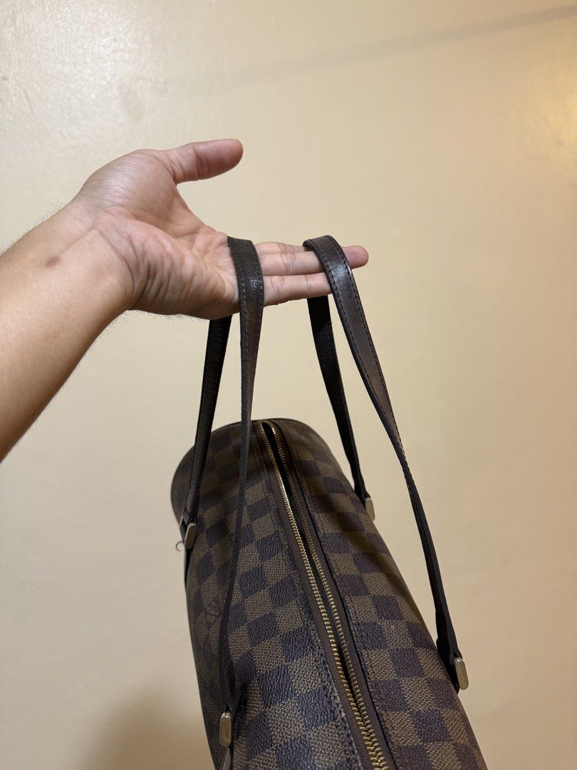 Louis Vuitton Damier Ebene Papillon 30 handbag (Category: Luxury Bags & Wallets) located in Taguig. Submitted by thesocialthrift (Listing ID 1469795474, Image 3). Description: For sale Louis Vuitton Damier Ebene Papillon 30 handbag no inclusion issue zipper .