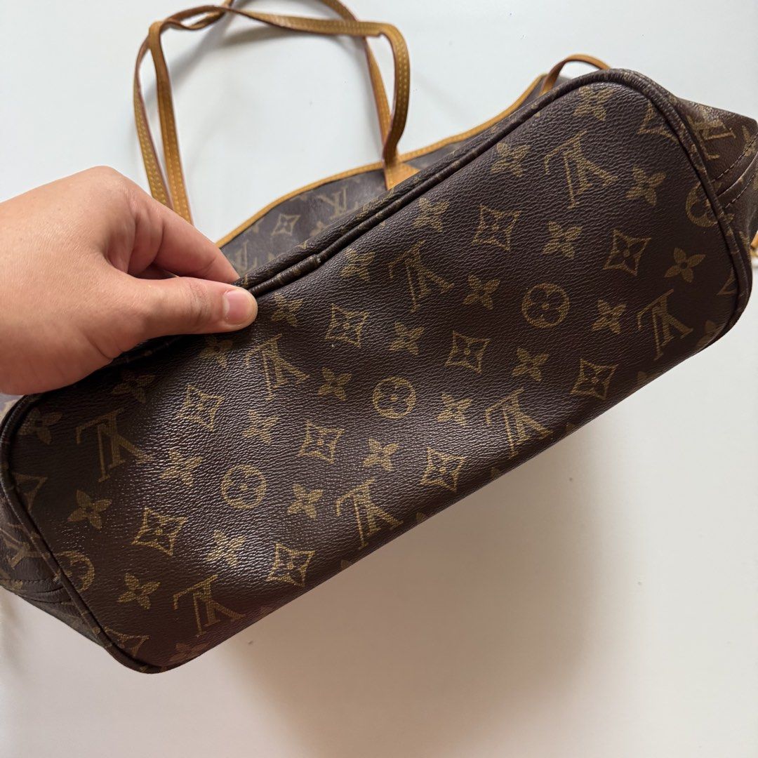 Louis vuitton monogram neverfull tote (Category: Luxury Bags & Wallets) located in Cavite. Submitted by kalebfindsluxs (Listing ID 1469896068, Image 3). Description: Louis vuitton monogram neverfull tote Good Handle scratches Sign of usage Check details - 3k + sf Loc cavite Jnt / lalamove .
