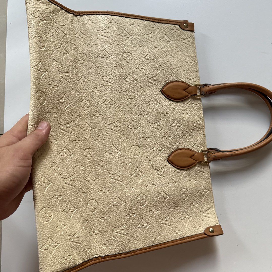 Louis vuitton monogram onthego 2way (Category: Shoulder Bags) located in Cavite. Submitted by kalebfindsluxs (Listing ID 1469898649, Image 2). Description: Louis vuitton monogram onthego 2way Good Sign of usage Check details - 1500 + sf Loc cavite Jnt / lalamove.