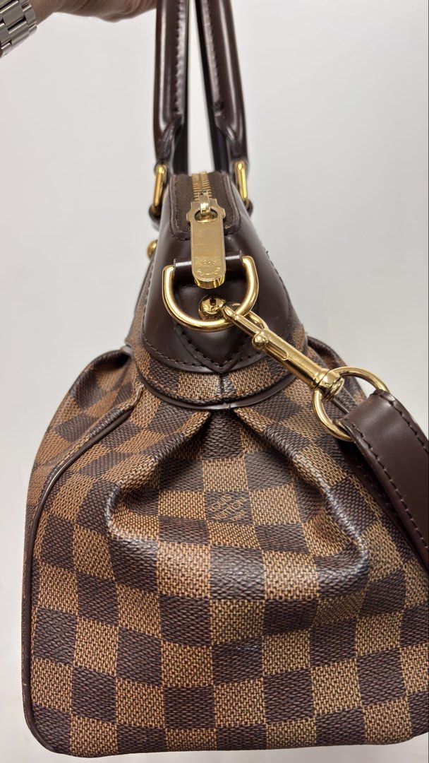 Louis Vuitton trevi PM damier Ebene Canvas bag (Category: Luxury Bags & Wallets) located in Taguig. Submitted by shoppersluxe2394 (Listing ID 1469773609, Image 3). Description: .