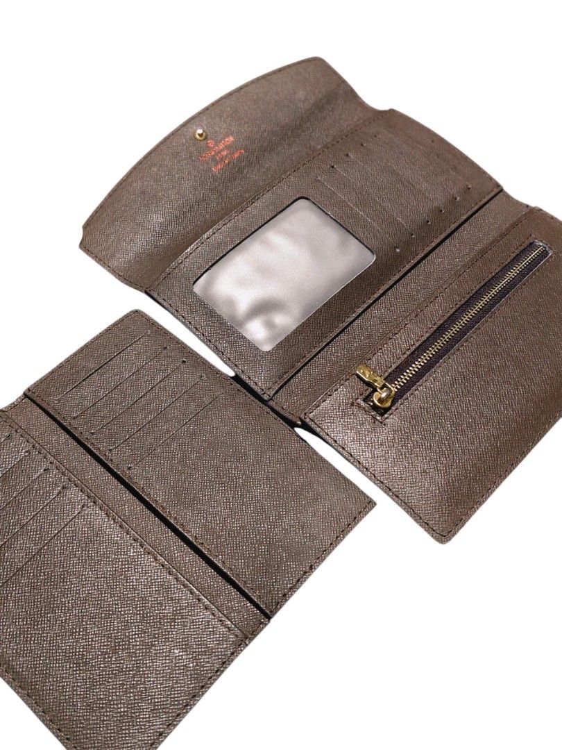 Louis Vuitton Wallet (Category: Wallets & Card holders) located in Marikina City. Submitted by duaaaaa (Listing ID 1469924146, Image 2). Description: Take all 450 only!.