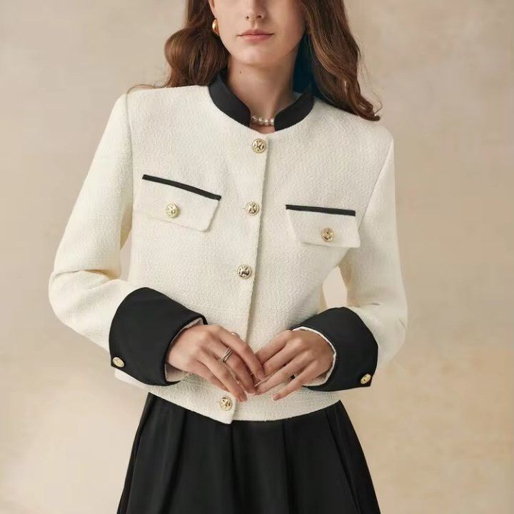 Lovito White Chanel like Outerwear (Category: Coats, Jackets and Outerwear) located in Caloocan City. Submitted by xx_leninvlad (Listing ID 1469843785, Image 1). Description: Size indicated on the tag: S Fits s-m Payment via GCash (payment-first basis) Delivery options: J&T or Lalamove You're also welcome to book your own courier if you prefer a different delivery app..