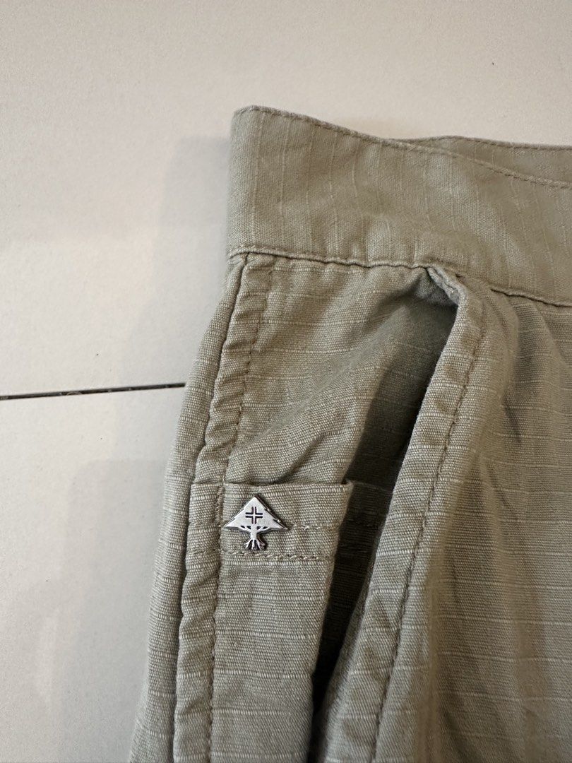 LRG ripstop cargo (Category: Shorts) located in Legazpi City. Submitted by jaysx666 (Listing ID 1469827865, Image 3). Description: Size 36.