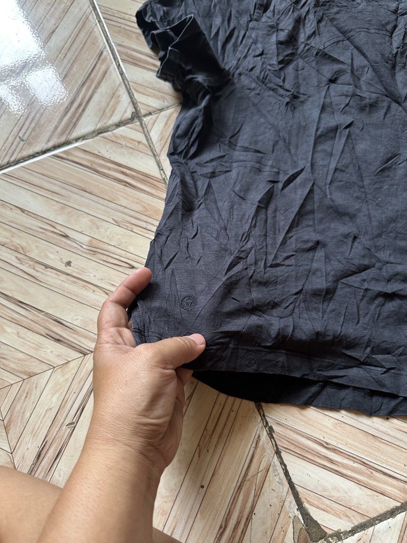 lululemon (Category: Shirts) located in Angeles City. Submitted by alejeong27 (Listing ID 1469806652, Image 3). Description: .