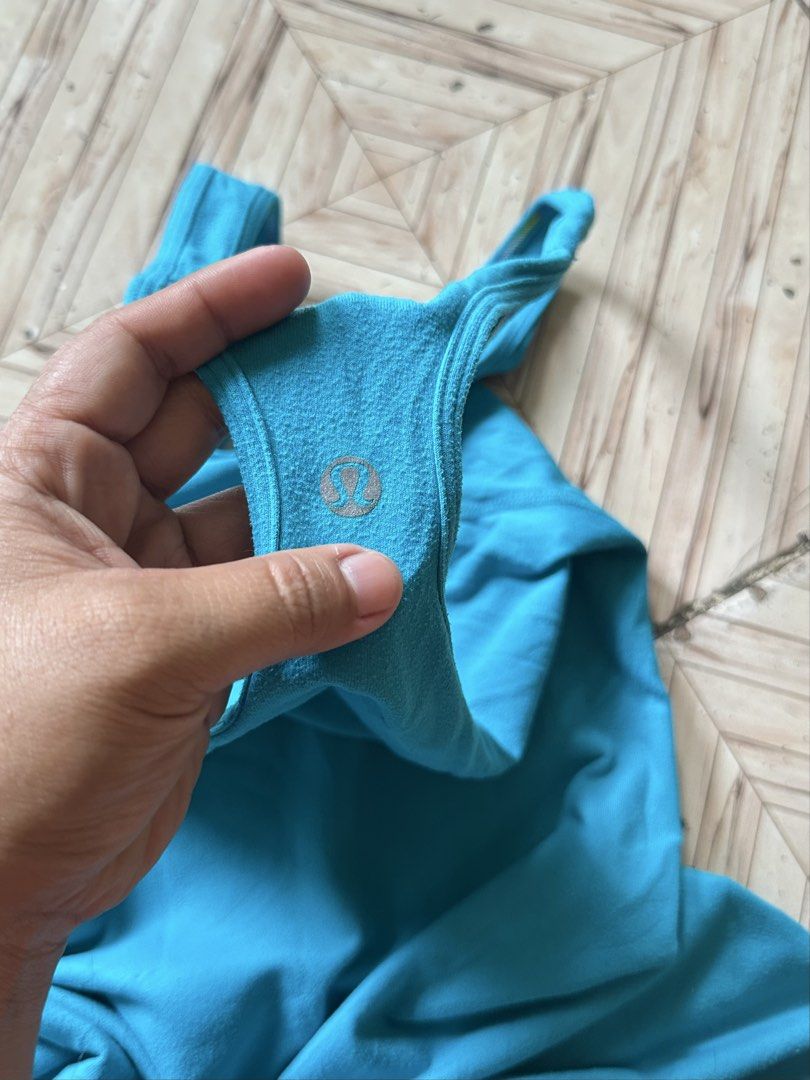 lululemon (Category: Activewear) located in Angeles City. Submitted by alejeong27 (Listing ID 1469808017, Image 3). Description: .