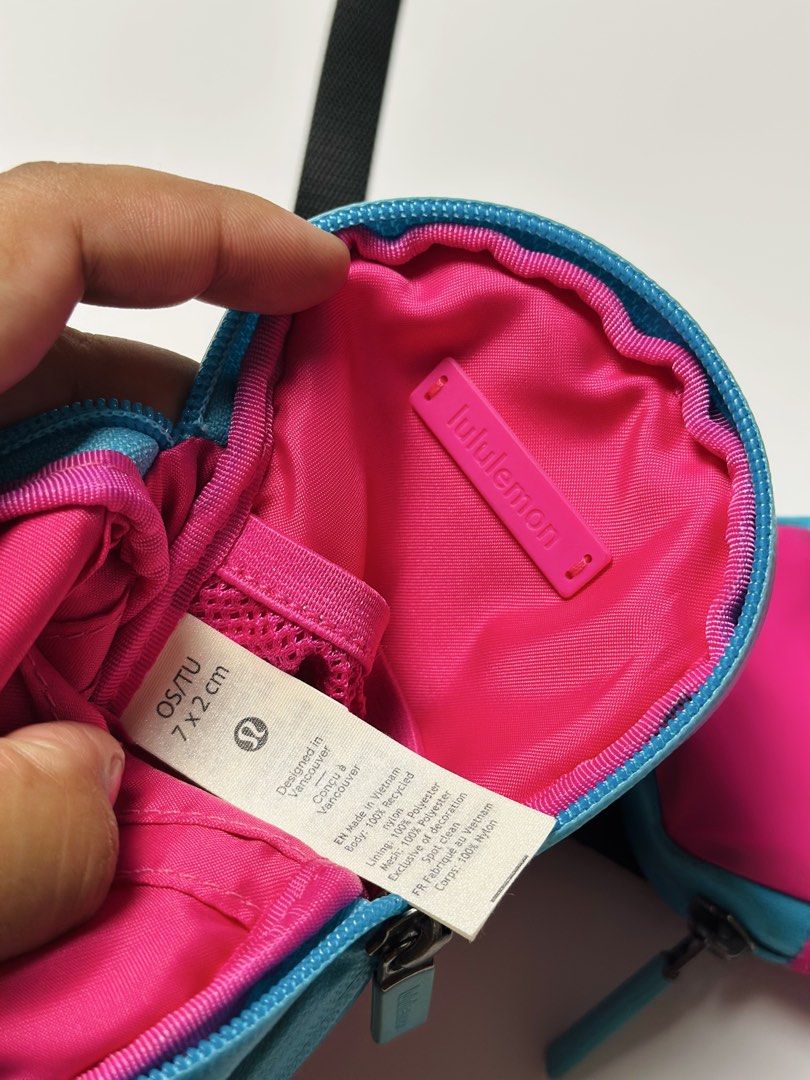 LULULEMON (Category: Luxury Bags & Wallets) located in General Santos City (Dadiangas). Submitted by uragon.apparel (Listing ID 1469881463, Image 3). Description: .