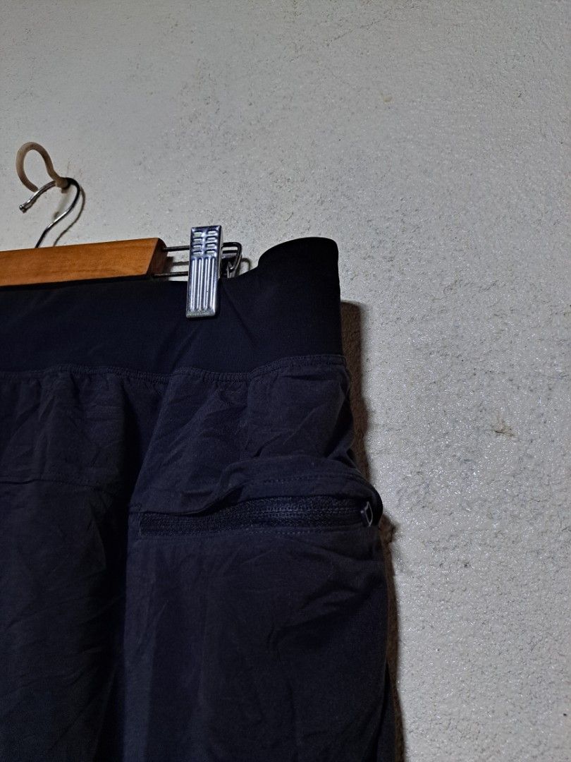 Lululemon Black Short (Category: Shorts) located in Dumaguete. Submitted by jayarbajad49160 (Listing ID 1469790431, Image 3). Description: Lululemon Black Short (Authentic) -850 add sf Excellent Condition Color rate:9.5/10 No flaws Size Large Width:32 Length:19 Loc dumaguete city visayas.