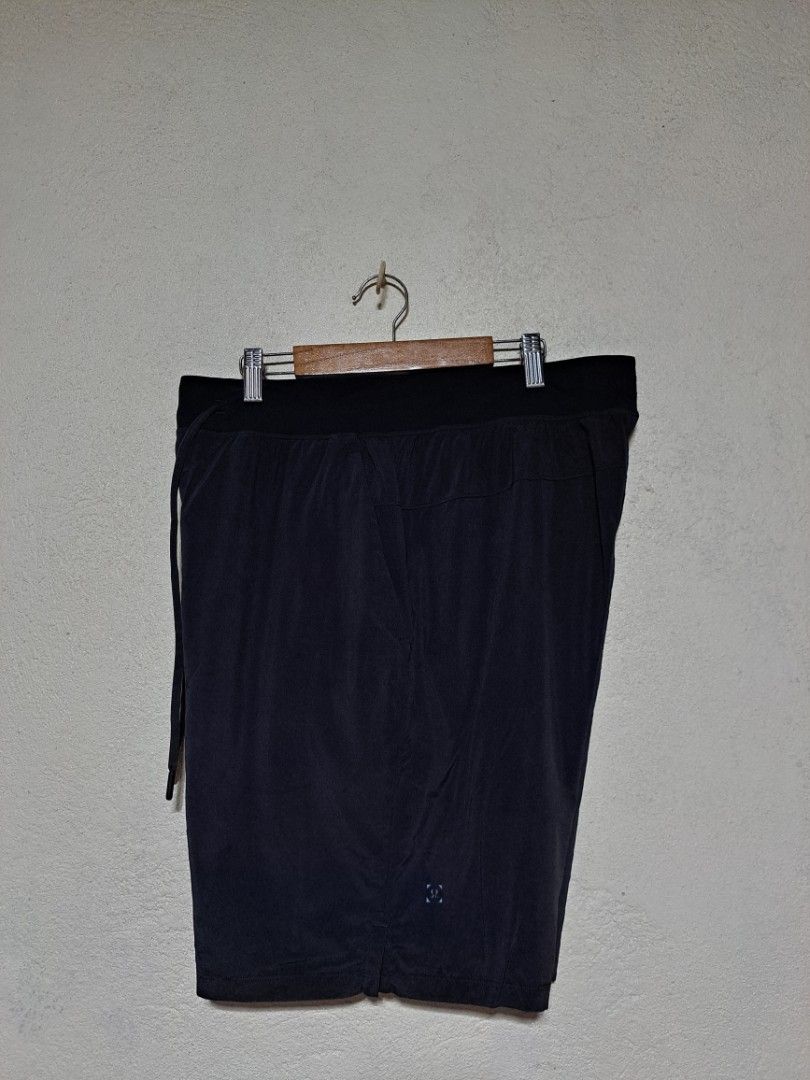 Lululemon Black Short (Category: Shorts) located in Dumaguete. Submitted by jayarbajad49160 (Listing ID 1469790431, Image 1). Description: Lululemon Black Short (Authentic) -850 add sf Excellent Condition Color rate:9.5/10 No flaws Size Large Width:32 Length:19 Loc dumaguete city visayas.