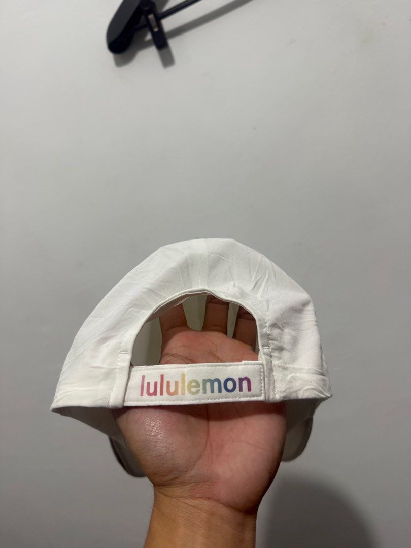 Lululemon cap (Category: Hats & Beanies) located in Sorsogon. Submitted by jovert_23alviz (Listing ID 1469791069, Image 3). Description: As new condition No issue.