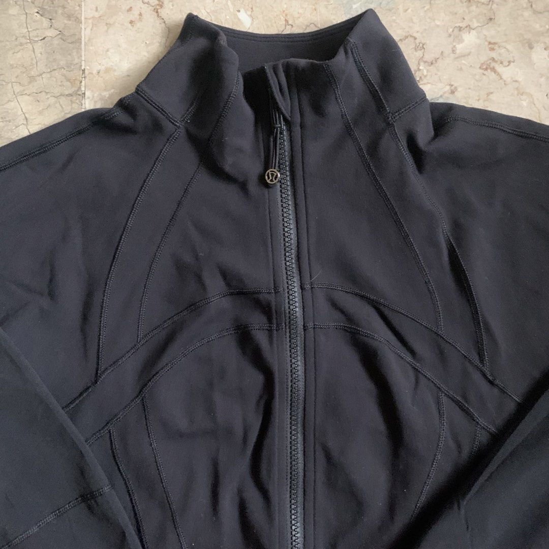 Lululemon Define Relaxed fit Jacket (Category: Activewear) located in Tarlac. Submitted by closetcleanupsale.ph (Listing ID 1469918034, Image 2). Description: like new Size 4 on tag Super Oversized XS can fit up to Semi L luon, swift with thumbholes & cuffins Cinchable shock cords on hem to adjust shape loop hole for hanging relaxed silhouette with plenty of volume retails @ $168 24x24” RARE*** LP POSTED .