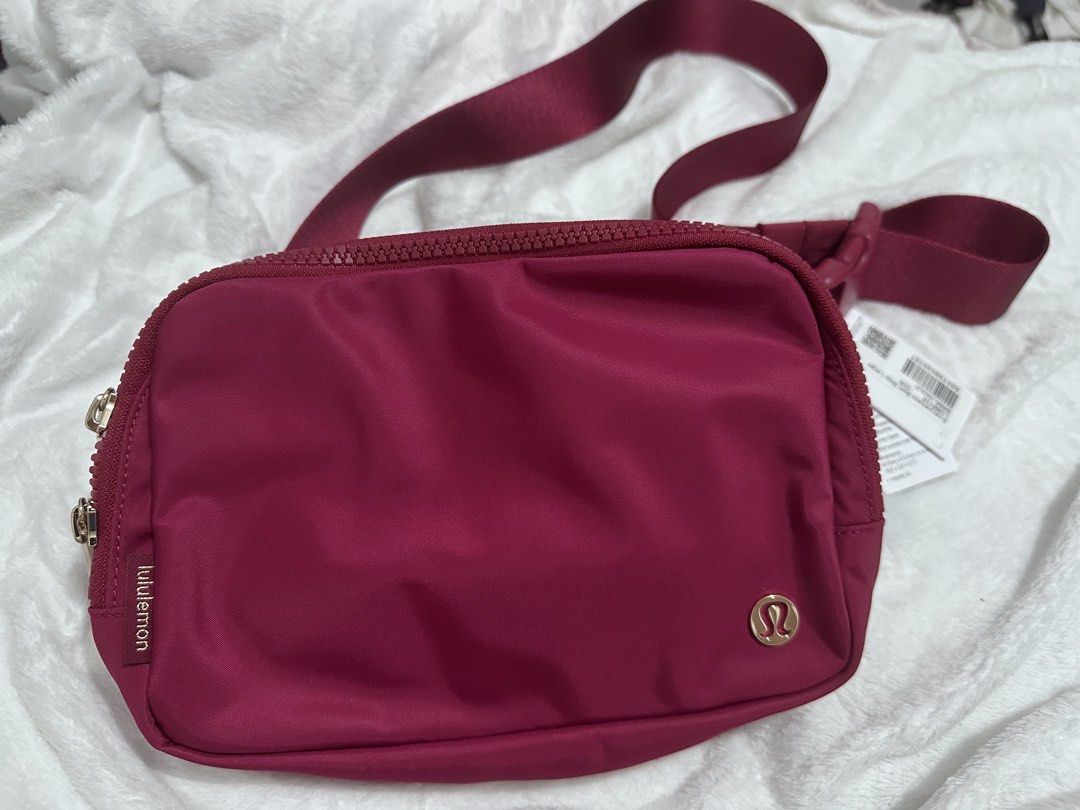 lululemon Everywhere Belt Bag 1L (Category: Cross-body Bags) located in Malabon City. Submitted by seseche (Listing ID 1469886784, Image 1). Description: .