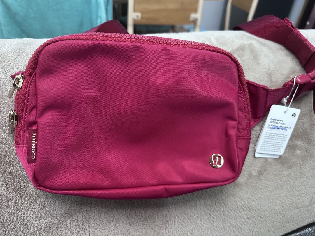 lululemon Everywhere Belt Bag 1L (Category: Cross-body Bags) located in Malabon City. Submitted by seseche (Listing ID 1469886784, Image 2). Description: .
