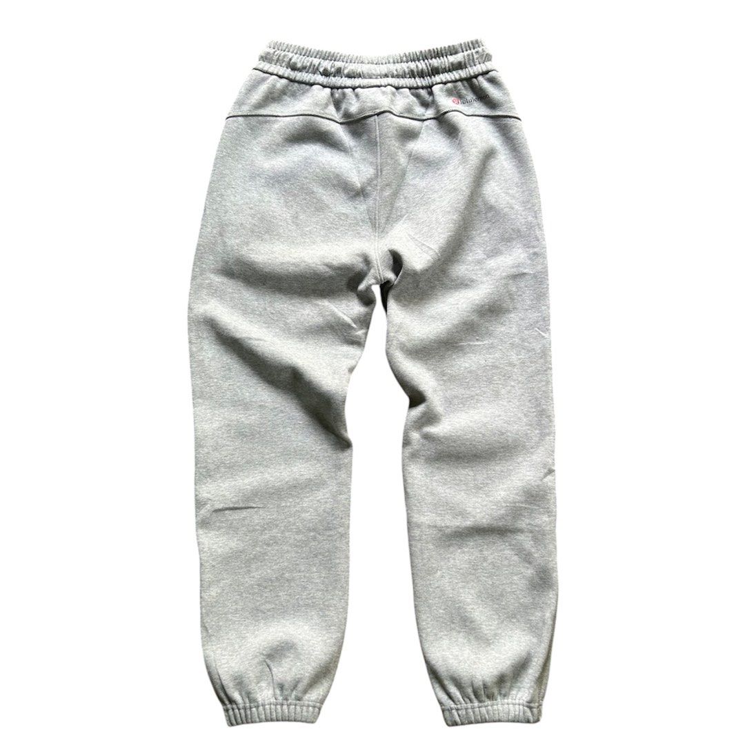 Lululemon Jogger Pants (Category: Joggers) located in Dipolog. Submitted by notie.thrift (Listing ID 1469771476, Image 3). Description: Lulu🍋 Pants Waist 30-32 Length 38.5 L on tagged Asnew condition No issue 789shipped 📍Zamboanga del Norte.