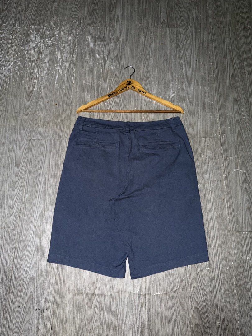 LULULEMON SHORT (Category: Shorts) located in Manila. Submitted by triptothrift7 (Listing ID 1469794291, Image 3). Description: pm me for fast transaction! LULULEMON SHORT for only 999 dot size 33 on tag waistline 33 x 34 length 22 no issue excellent condition color rate 9/10 mode of payment gcash or bank transfer location Biñan laguna.