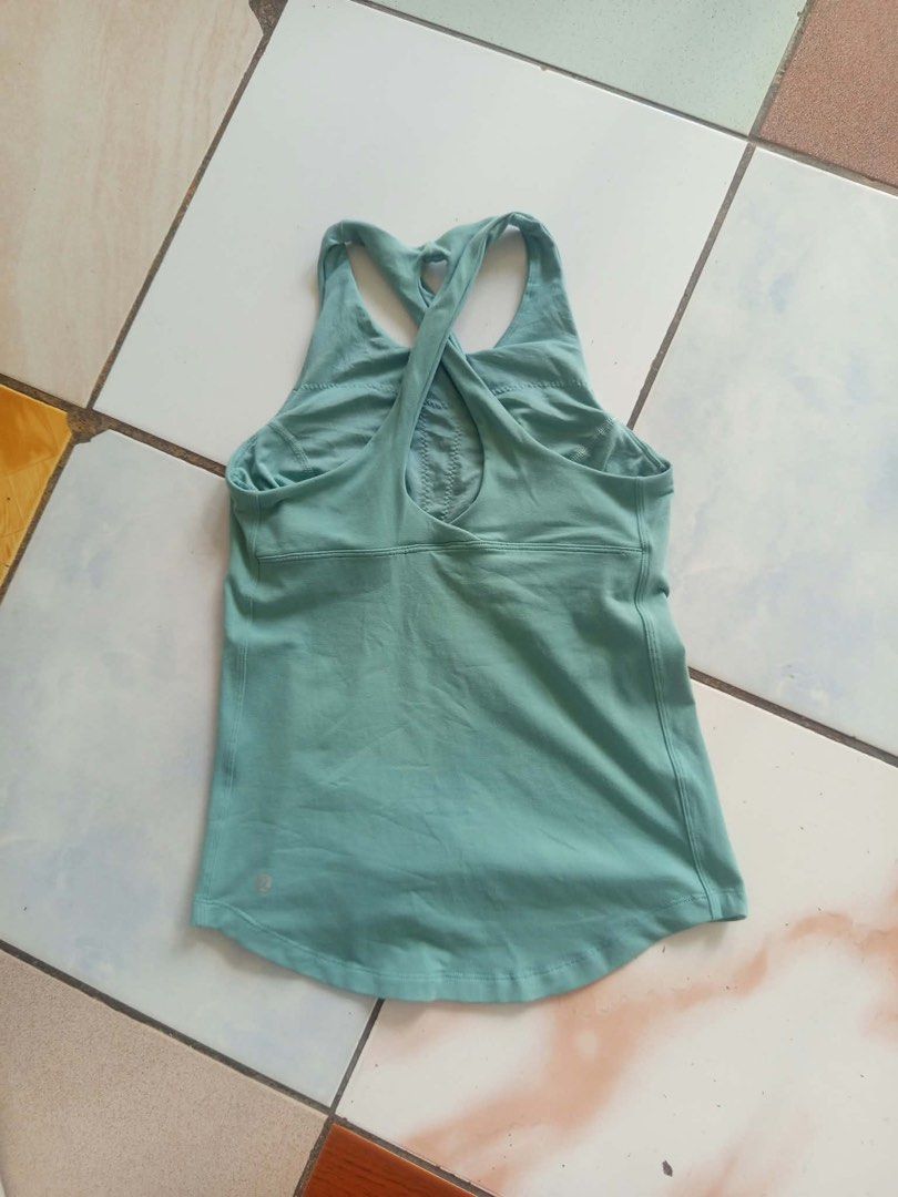Lululemon sportswear top (Category: Activewear) located in Tacloban City. Submitted by thrift.o.thrift (Listing ID 1469938109, Image 3). Description: Small fittings Cut tags only.