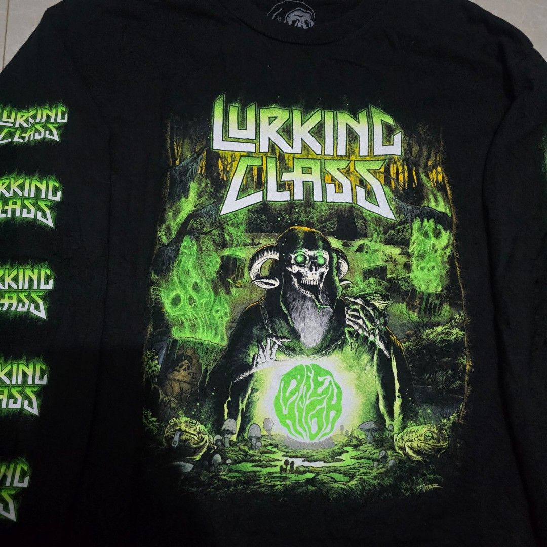 Lurking class (Category: Tshirts & Polo Shirts ) located in El Nido. Submitted by marco.tandoc (Listing ID 1469802783, Image 3). Description: size: Large width: 21 length: 29 no issue.
