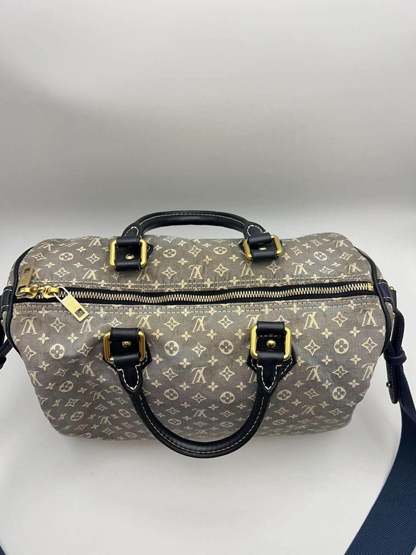LV Speedy 30 Ecru Idylle (Category: Cross-body Bags) located in Cagayan de Oro. Submitted by borse_de_amore (Listing ID 1469874721, Image 2). Description: LV Speedy 30 Ecru Idylle Rank B corner flaws. Replacement strap. But same color lang naman leather and stitching With orig Dustbag 🏷️13,500 only.