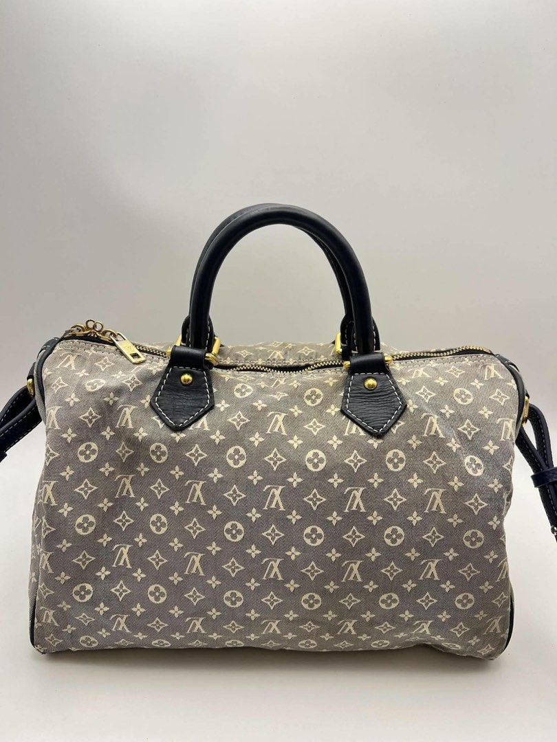 LV Speedy 30 Ecru Idylle (Category: Cross-body Bags) located in Cagayan de Oro. Submitted by borse_de_amore (Listing ID 1469874721, Image 1). Description: LV Speedy 30 Ecru Idylle Rank B corner flaws. Replacement strap. But same color lang naman leather and stitching With orig Dustbag 🏷️13,500 only.