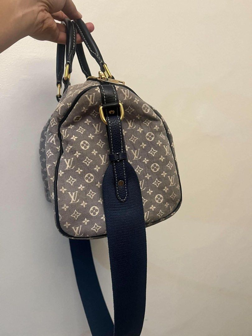 LV Speedy 30 Ecru Idylle (Category: Cross-body Bags) located in Cagayan de Oro. Submitted by borse_de_amore (Listing ID 1469874721, Image 3). Description: LV Speedy 30 Ecru Idylle Rank B corner flaws. Replacement strap. But same color lang naman leather and stitching With orig Dustbag 🏷️13,500 only.