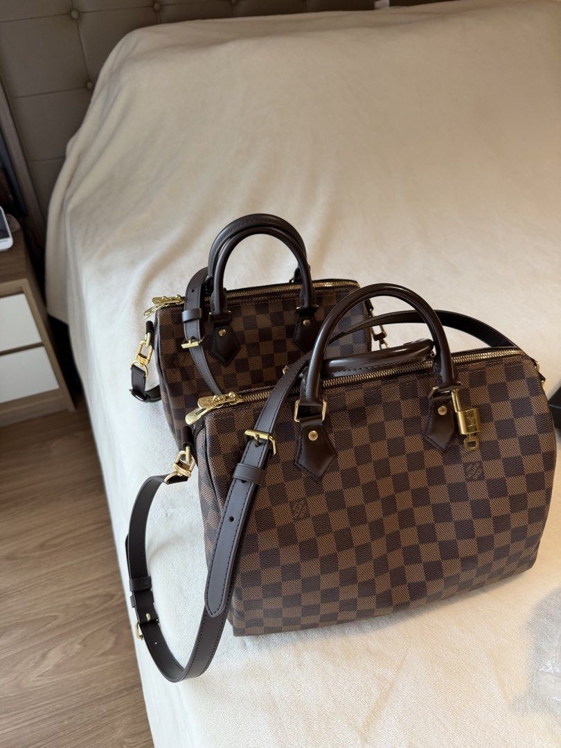 LV Speedy Bandou25 & 30- Damier Ebene (Category: Cross-body Bags) located in Makati City. Submitted by lambogirl (Listing ID 1469824639, Image 3). Description: ✔️Bandou25- Microchipped comes complete-85K only (with receipt & entrupy) ✔️Bandou30- new edition with zipper pocket comes complete-79K (with entrupy) ✔️Free shipping or pick up (Makati).