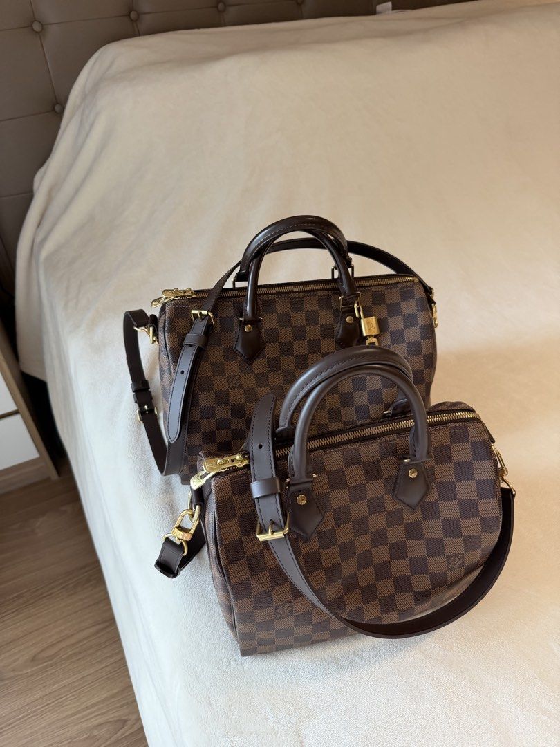 LV Speedy Bandou25 & 30- Damier Ebene (Category: Cross-body Bags) located in Makati City. Submitted by lambogirl (Listing ID 1469824639, Image 2). Description: ✔️Bandou25- Microchipped comes complete-85K only (with receipt & entrupy) ✔️Bandou30- new edition with zipper pocket comes complete-79K (with entrupy) ✔️Free shipping or pick up (Makati).