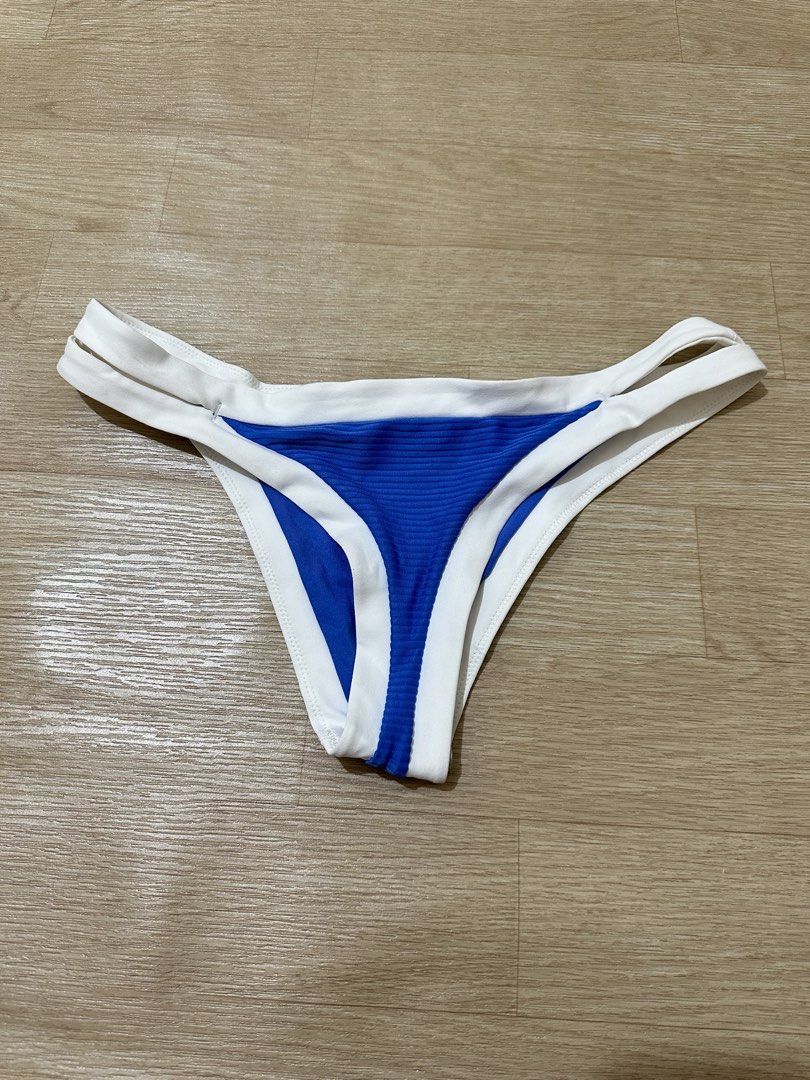 (M) SEAFOLLY Bikini Bottom / Swim Bottom (Category: Bikinis & Swimsuits) located in Manila. Submitted by sunnyfloshop (Listing ID 1469918572, Image 2). Description: Brandnew 🍃Medium 🍃Lined.