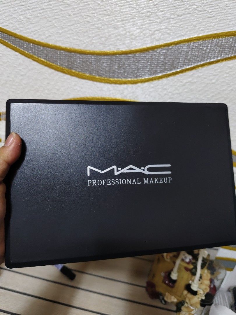 Mac Eyeshadow (Category: Makeup) located in Baguio. Submitted by syakniseph1105 (Listing ID 1469782752, Image 1). Description: From Box Mac Professional Eyeshadow new.