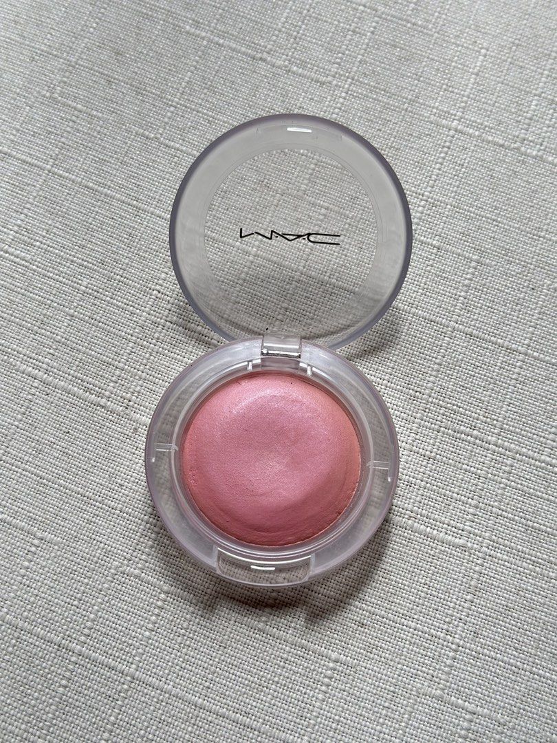 MAC Glow Play Cushiony Blush Totally Synced (Category: Makeup) located in Dagupan City. Submitted by bibleeeeee (Listing ID 1469770779, Image 3). Description: THE VIRAL BLUSH! MAC Glow Play Cushiony Blush in the shade Totally Synced. Cool pink pastel tone with a bouncy, bouncy texture. Net weight 0.25 oz or 7.3 grams. RFS: Decluttering (I have a lot of blushes).
