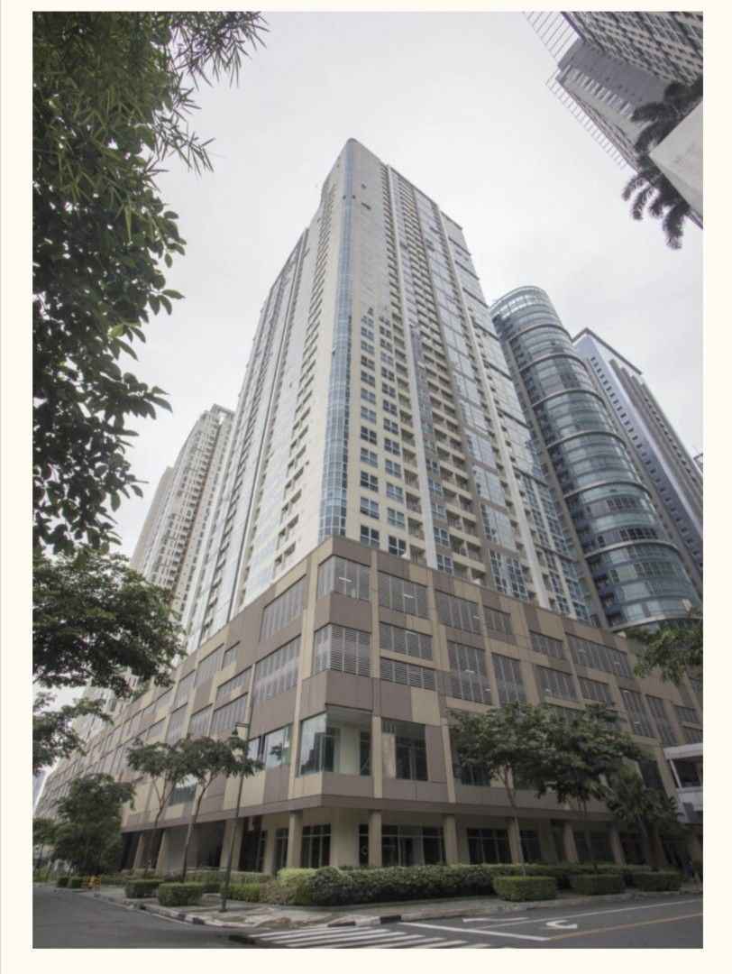 Madison Park West (Category: Apartments & Condos) located in Manila. Submitted by honeybie19 (Listing ID 1469886089, Image 1). Description: CORNER UNIT - Spacious unfurnished high-rise residential unit - Open layout with gleaming white tiled dining zone - Rich wooden flooring in the bedrooms - Expansive glass windows with great natural light and city views - Tiled bathrooms with modern glass-enclosed walk-in showers - Move-in ready -Price - NEGOT