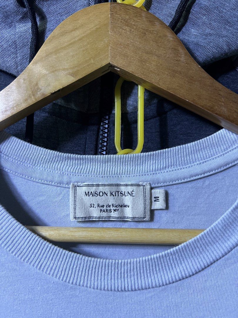 Maison kitsune (Category: Formal Shirts) located in Balamban. Submitted by jersey033 (Listing ID 1469764525, Image 2). Description: No issue Excellent condition Rubber patch .