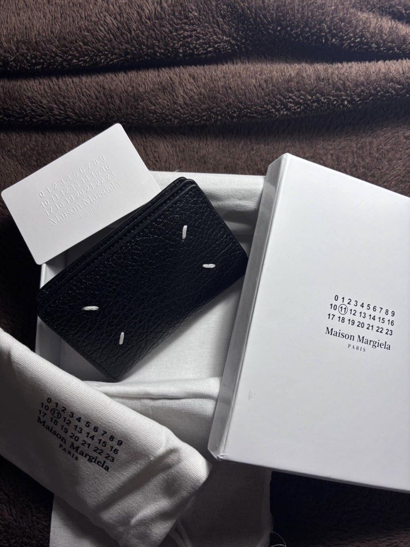 Maison Margiela Four Stitch Wallet (Category: Wallets & Card Holders) located in Manila. Submitted by royd15p (Listing ID 1469862588, Image 3). Description: .