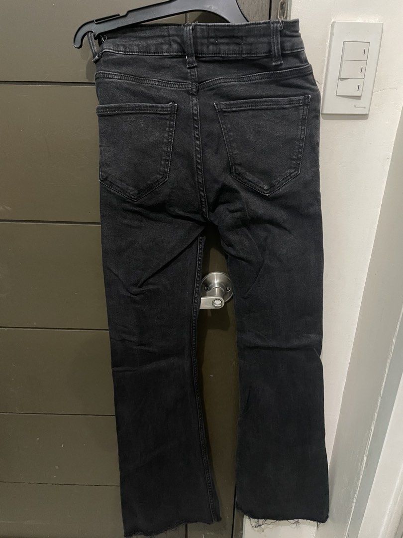 MANGO black pants (Category: Jeans) located in Manila. Submitted by bbiwan (Listing ID 1469935572, Image 3). Description: 2 pairs (one is slightly thinner and faded).
