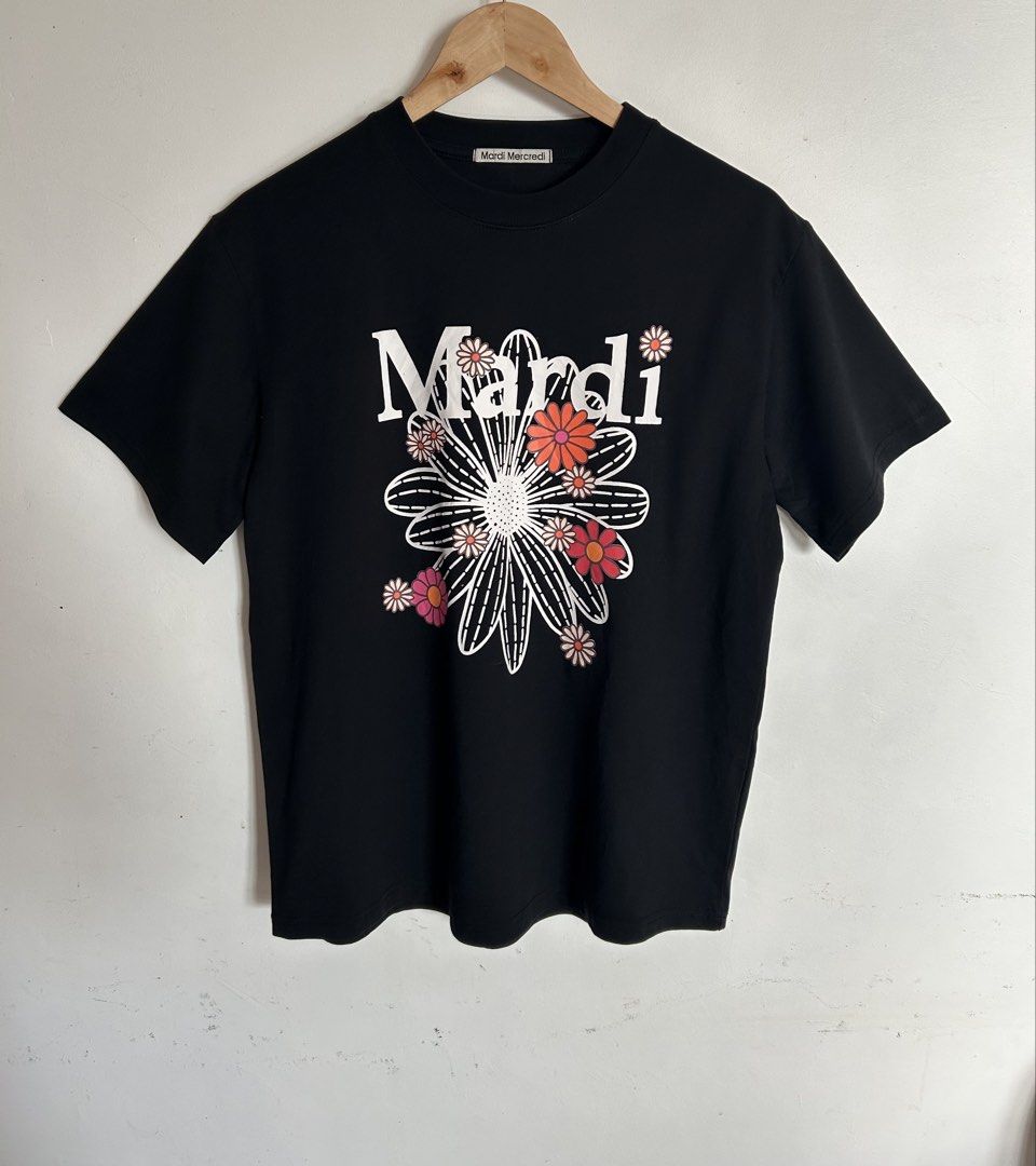 Mardi Mercredi (Authentic) (Category: Formal Shirts) located in Alicia. Submitted by sammyviloria (Listing ID 1469805136, Image 1). Description: .