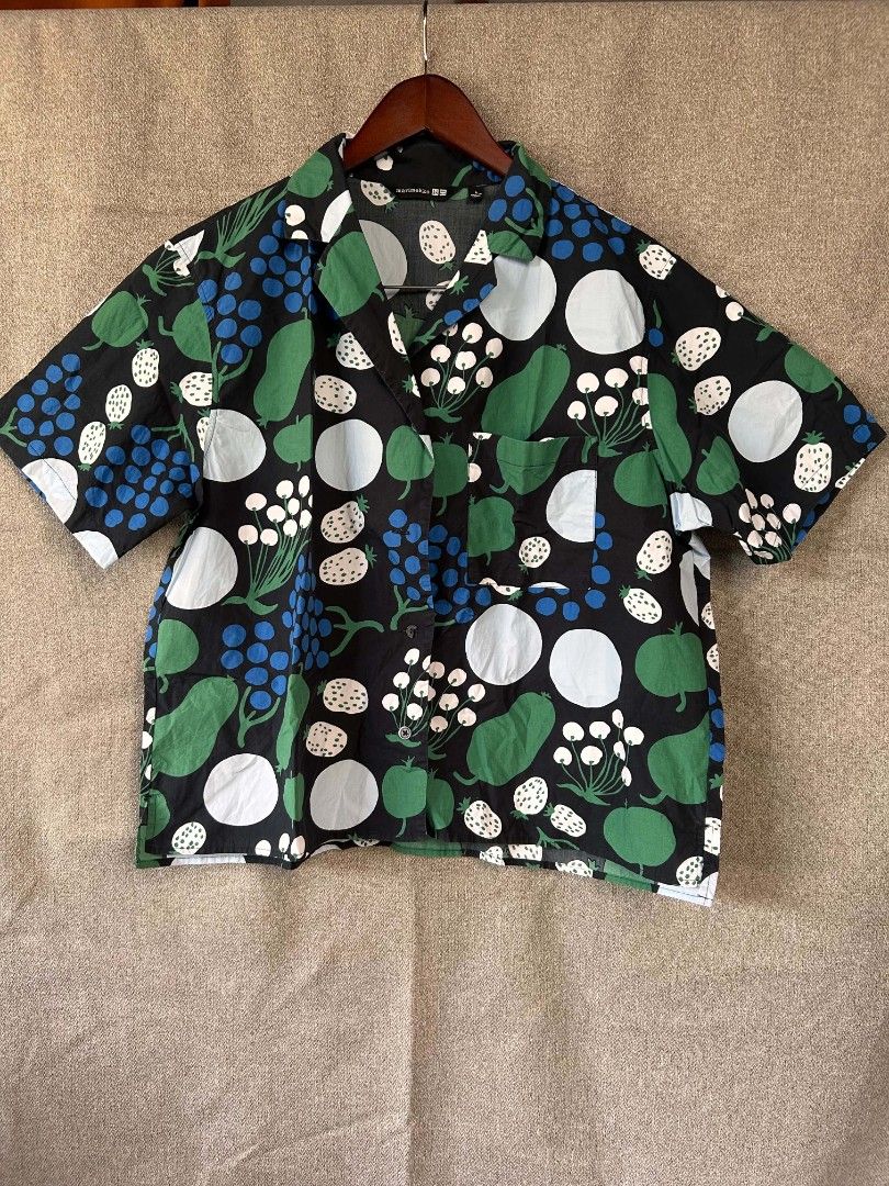 Marimekko / Uniqlo top (Category: Others Tops) located in Alicia. Submitted by glambercena (Listing ID 1469823398, Image 1). Description: size: Large keri pa XL.