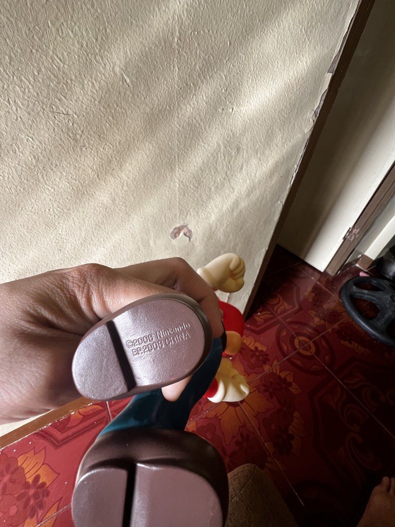 Mario nintendo figure (Category: Virtual Reality) located in Dasmarinas. Submitted by corruptdot (Listing ID 1469817150, Image 3). Description: .
