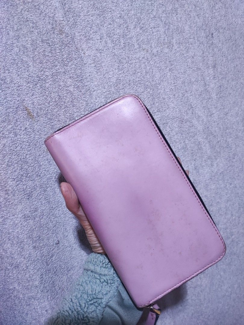 Marni Pink Zip Around Leather Wallet (Category: Luxury Bags & Wallets) located in Baguio. Submitted by ozara.06 (Listing ID 1469830409, Image 2). Description: Marni Long zip wallet Light pink in actual Kayo na magpaganda No damage 10k plus pa yarn in international market 1k.