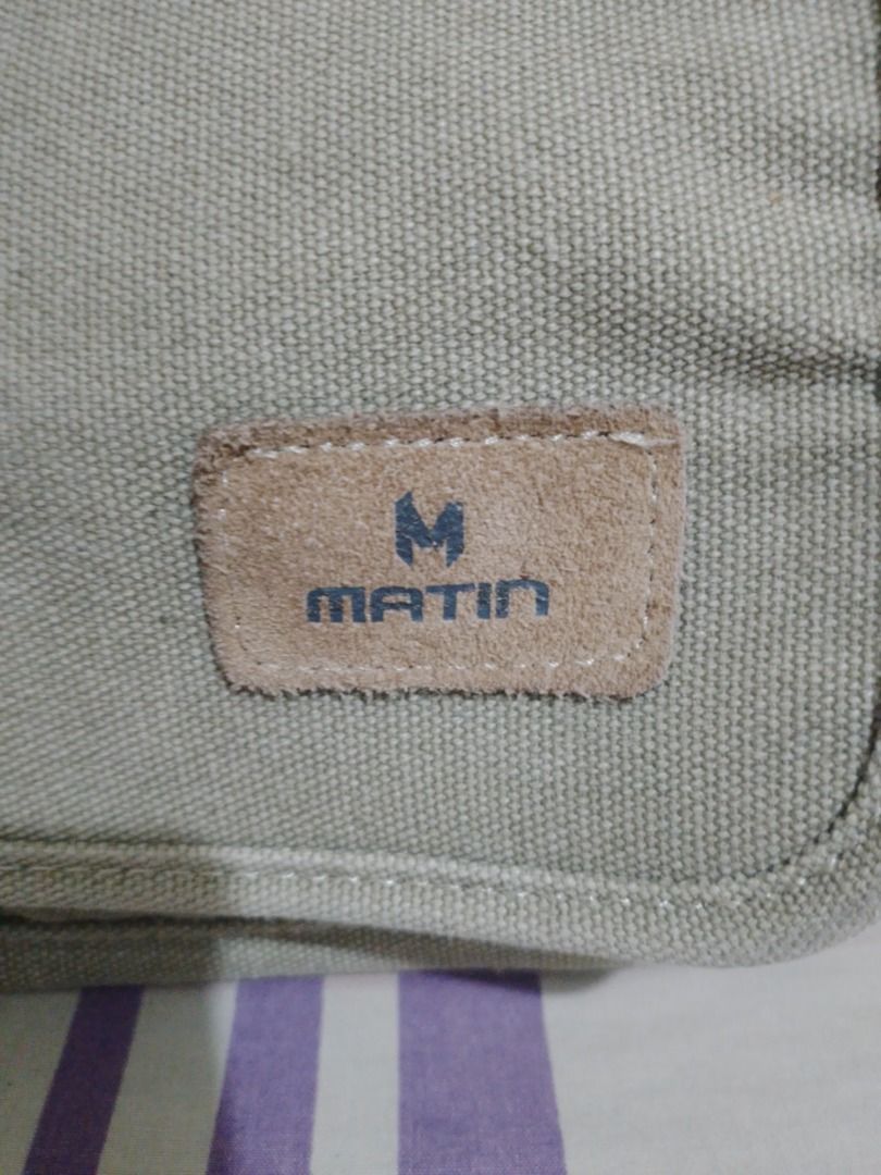 Matin Canvas Messenger Bag/ camera bag Olive Green (Category: Sling Bags) located in Imus. Submitted by bestfinds_yeth0724 (Listing ID 1469888931, Image 2). Description: - Brand: MATIN Canvas Messenger Bag/camera bag It is a camera bag pero removable ang pad can work as regular messenger bag as well 11 L x 4 x 8 H inches No issue MOP gcash Location Imus.
