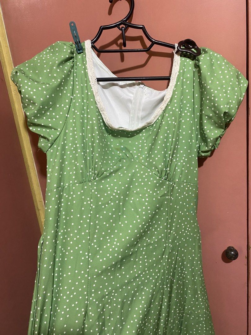 Maxi dress (Category: Dresses) located in Caloocan City. Submitted by girlinqueue (Listing ID 1469811500, Image 1). Description: Super cute in person. (Di lang maganda kuha ko 😂) Color rate: 10/10 No stains or major flaws. Thrifted so manage your expectations pls. .