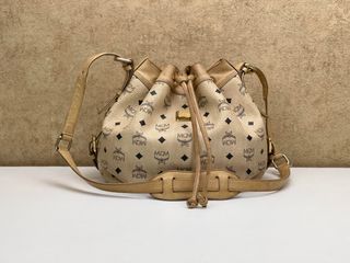 (Category: ) located in . Submitted by luxury_galeries (Listing ID 1469783143, Image 1). Description: .