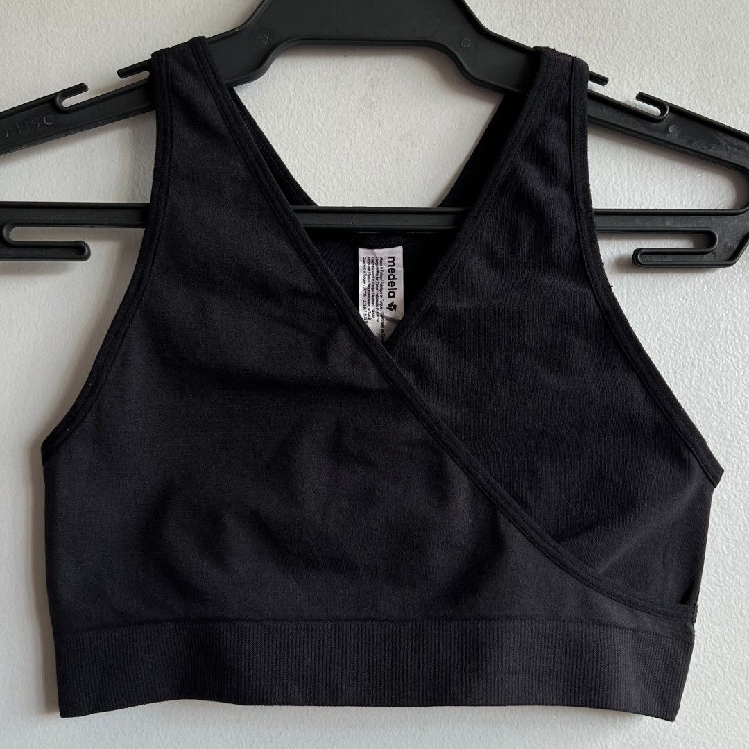 Medela Keep Cool Sleep Maternity Nursing Bra (Category: Maternity wear) located in Quezon City. Submitted by rosepam (Listing ID 1469866796, Image 2). Description: Medela Keep Cool Sleep Maternity & Nursing Bra No pads, no pads pockets Size on tag: M 17 Measurements posted for reference FIX PRICE.