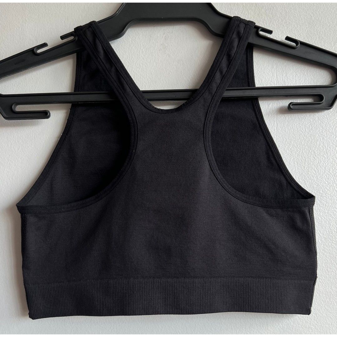 Medela Keep Cool Sleep Maternity Nursing Bra (Category: Maternity wear) located in Quezon City. Submitted by rosepam (Listing ID 1469866796, Image 3). Description: Medela Keep Cool Sleep Maternity & Nursing Bra No pads, no pads pockets Size on tag: M 17 Measurements posted for reference FIX PRICE.