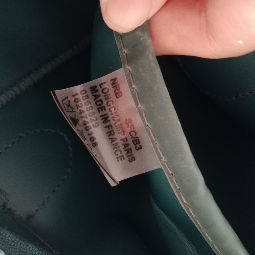 Medium Tote Bag (Category: Tote Bags) located in Manila. Submitted by mamapards17 (Listing ID 1469807882, Image 3). Description: .