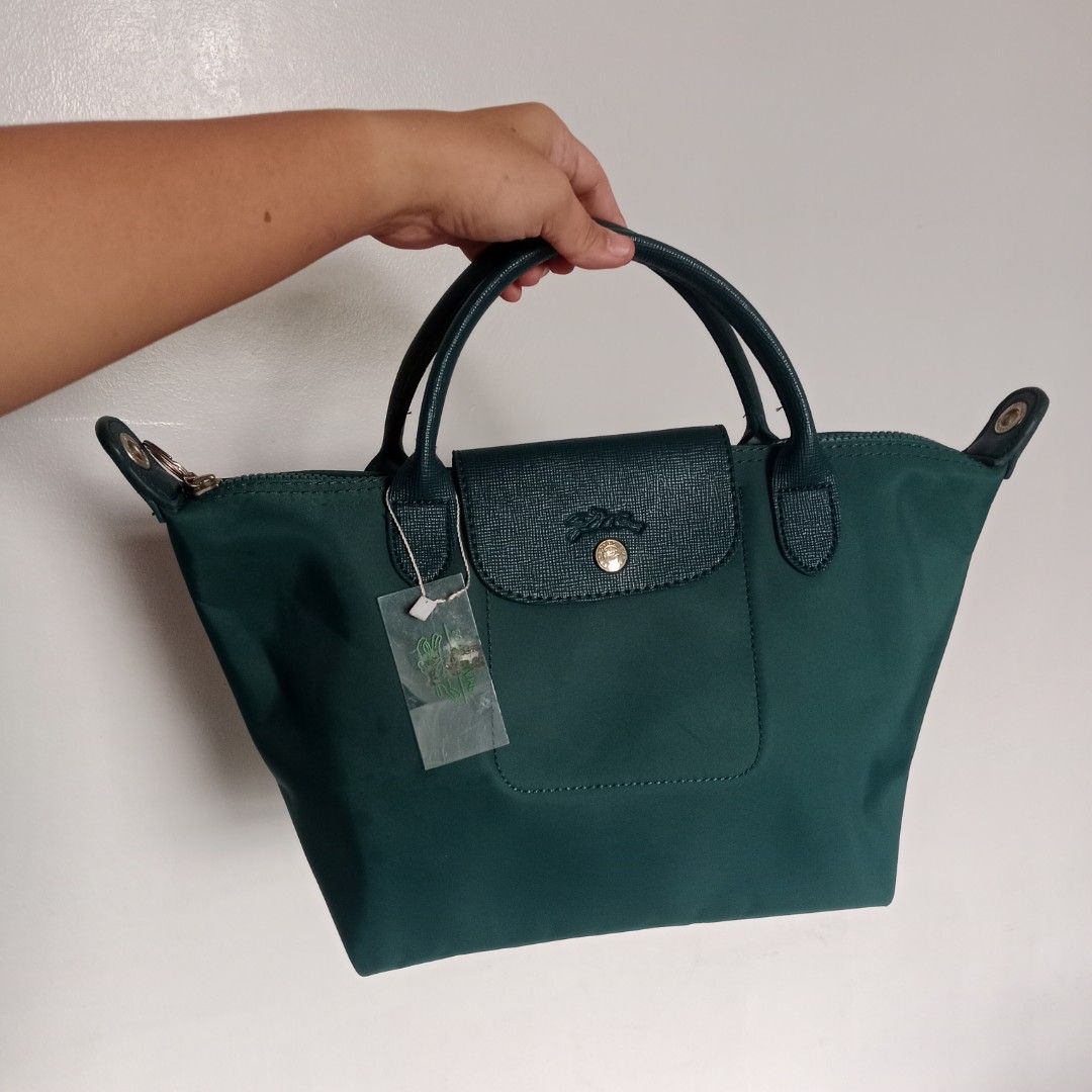 Medium Tote Bag (Category: Tote Bags) located in Manila. Submitted by mamapards17 (Listing ID 1469807882, Image 1). Description: .