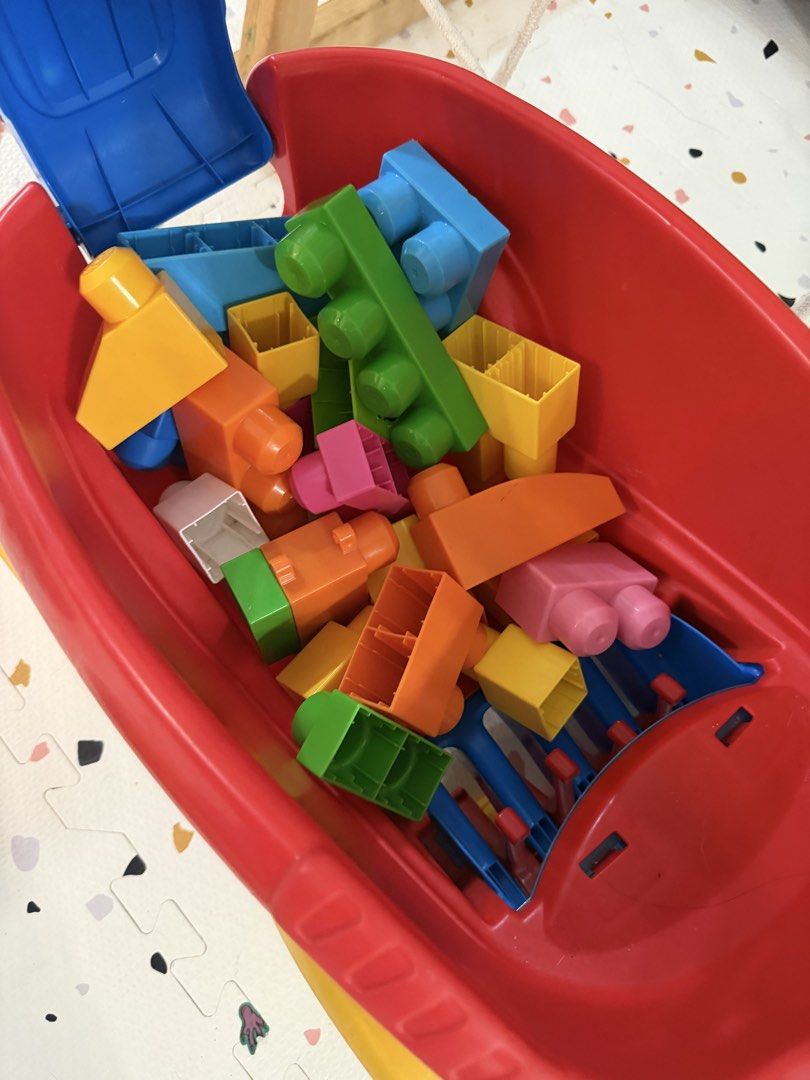 Mega Bloks Blocks Container with Free Blocks (Category: Kids Toys) located in Marikina City. Submitted by bg22.23 (Listing ID 1469941531, Image 2). Description: .