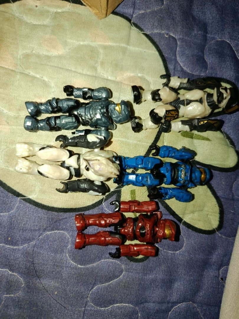 Mega Construx old articulation take all idc (Category: Lego & Building Sets) located in Manila. Submitted by goldentree_c93264 (Listing ID 1469929737, Image 1). Description: broken hands tapon koto sa bintana pag walang bibili.