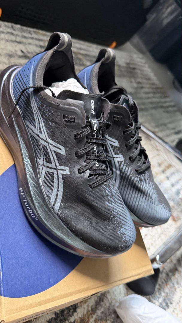 Megablast size 23.5cm / 6.5w (Category: Sneakers) located in Antipolo. Submitted by crair (Listing ID 1469792236, Image 2). Description: Like new, used for 5km run only 23.5cm or 6.5w.
