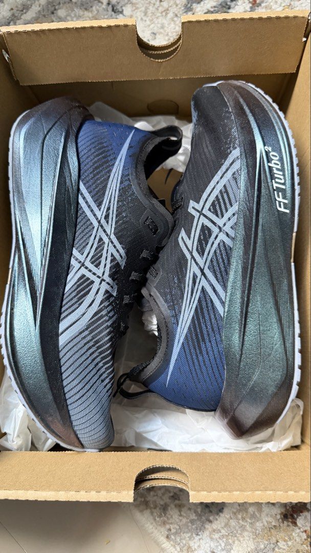 Megablast size 23.5cm / 6.5w (Category: Sneakers) located in Antipolo. Submitted by crair (Listing ID 1469792236, Image 1). Description: Like new, used for 5km run only 23.5cm or 6.5w.