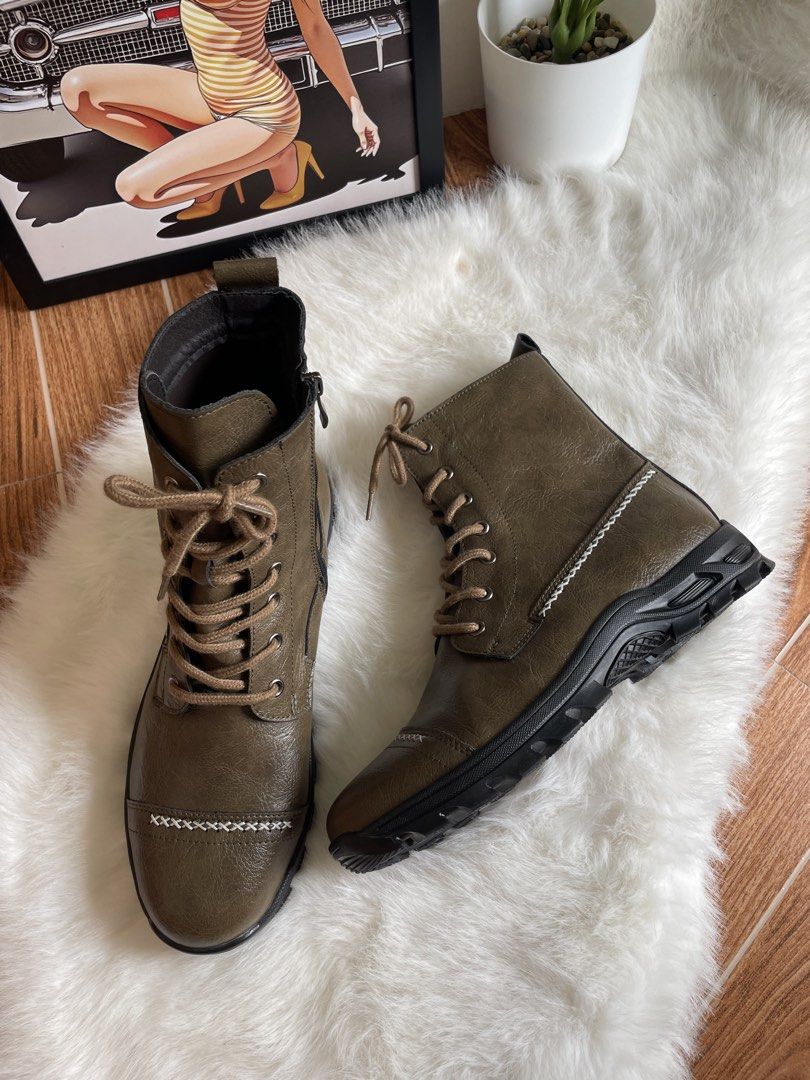 Men’s Retro High-Top Riding Boots (Category: Boots) located in Bulacan. Submitted by johnivanqu27099 (Listing ID 1469805990, Image 2). Description: Men’s Retro High-Top Riding Boots Color: Khaki Size: EU 43 • US 9.5 Condition: New Price: ₱1799 — negotiable for sure buyer. Vintage-inspired design with a rugged finish. Perfect for casual outfits, streetwear, and everyday styling. • Ready to ship • First come, first served • PM for inquiries and ord