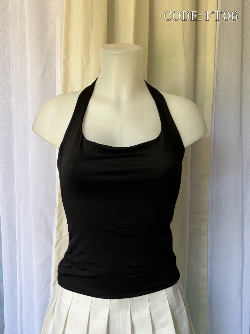 MERA Black Halter Top (Category: Sleeveless) located in Rizal. Submitted by finefitsby.ff (Listing ID 1469904486, Image 1). Description: - can fit up to medium - chef's kiss quality.