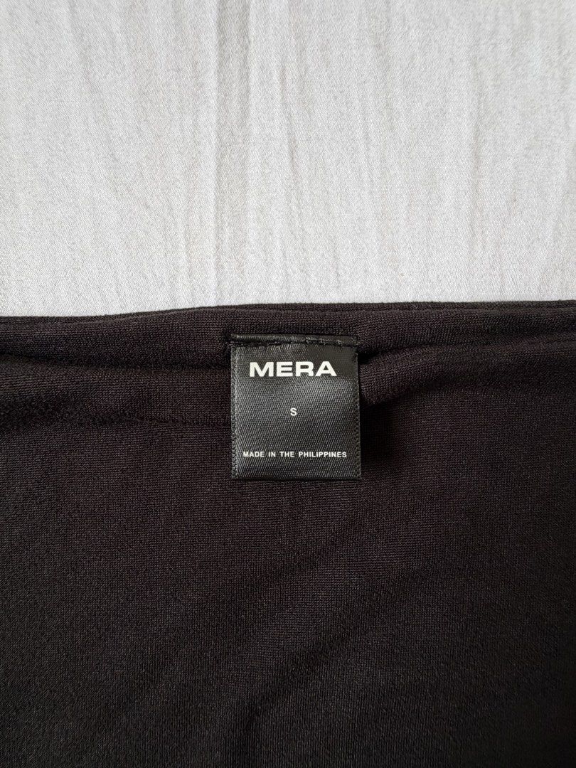 Black Square Neck Tank Top (Category: Sleeveless) located in Quezon City. Submitted by vidadmarie (Listing ID 1469815939, Image 3). Description: - Brand: MERA - Style: Square neck tank top - Color: Black - Size: S - Bust: 30-32” - Waist: 25-27” - Material: Bodycon.